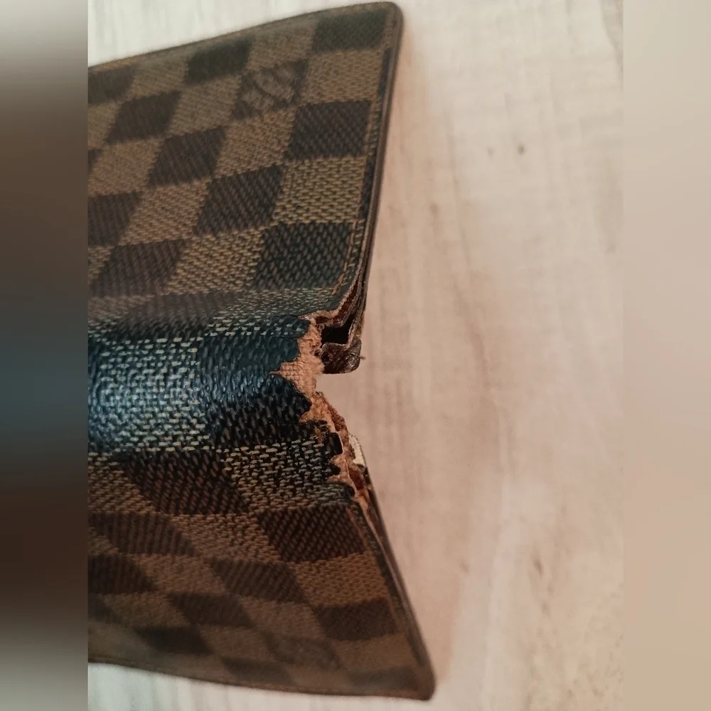 Authentic LOUIS VUITTON Damier Porte Monnaie  Wallet Brown